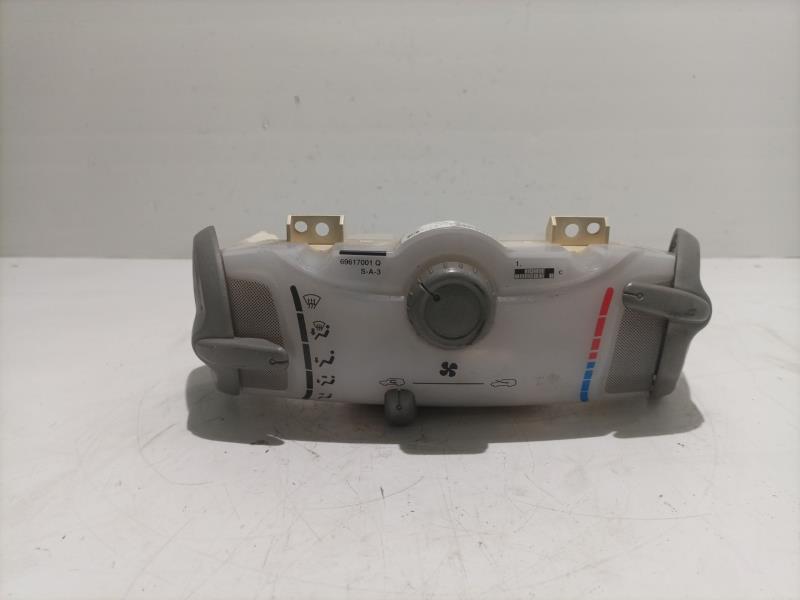 Commande chauffage TOYOTA AYGO Essence - 1