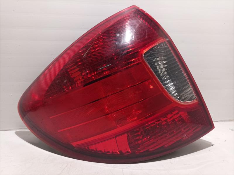 Fanale posteriore principale sinistro (luci) KIA RIO I Hatchback (DC) 1.3 Gasolina - 1