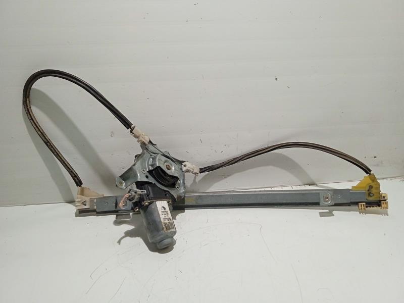 Alzacristalli elettrico anteriore destro RENAULT CLIO II FASE II (B/CB0) Generique Gasolina - 1