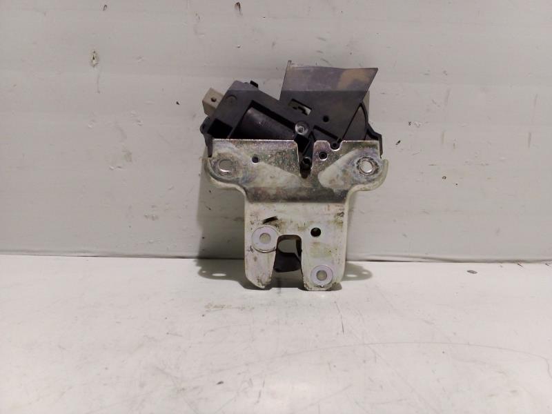 Serrure de coffre VOLKSWAGEN PASSAT BERLINA (3C2) * Diesel - 1
