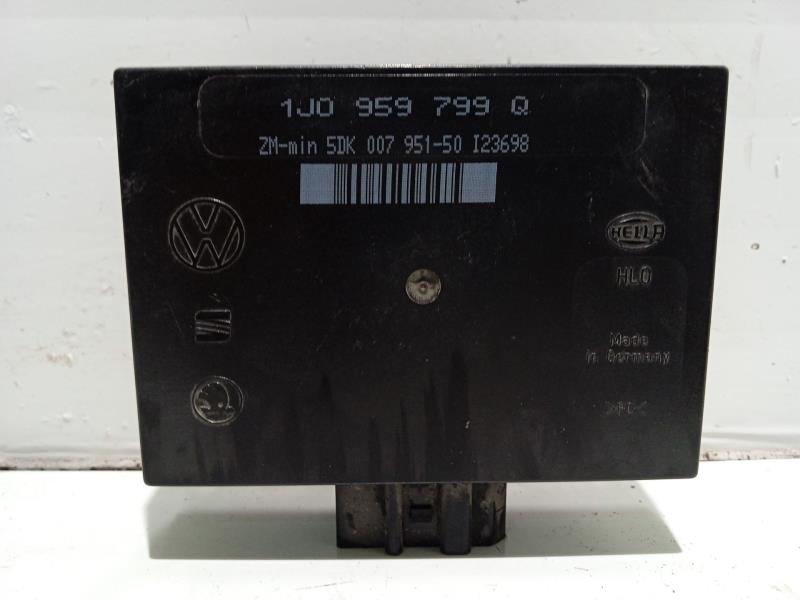 Module électronique VOLKSWAGEN GOLF IV BERLINA (1J1) * Essence - 1