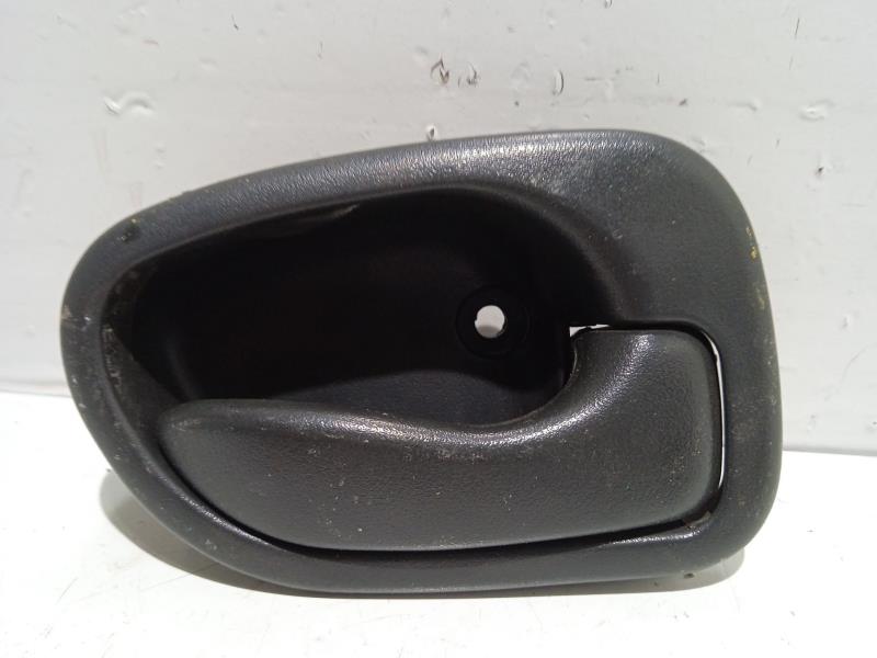 Poignee interieur avant droit HYUNDAI ACCENT Sedán (X-3) 1.5 i 12V Essence - 1