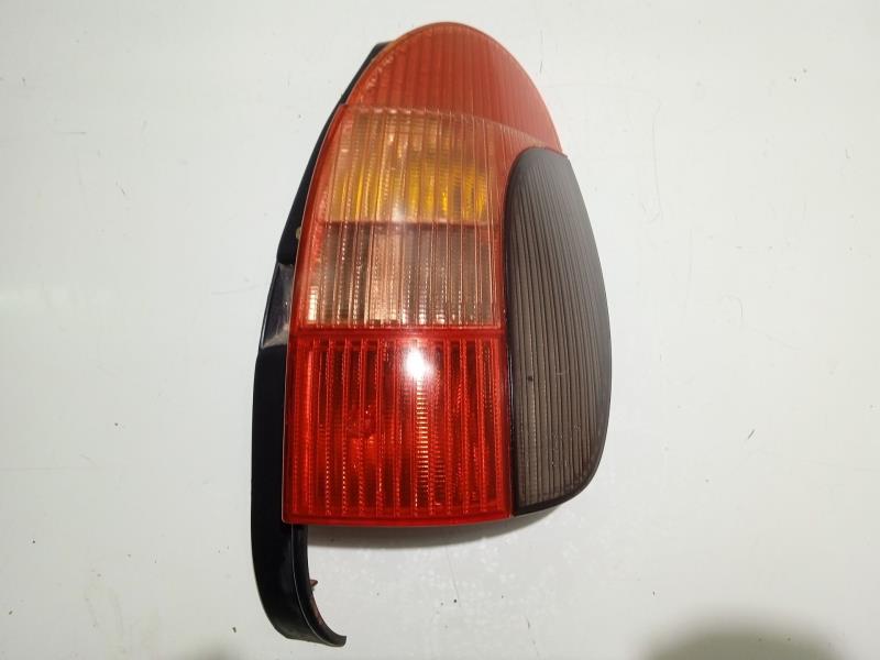 Fanale posteriore principale destro (luci) PEUGEOT 306 BREAK 1.9 Diesel Diésel - 1