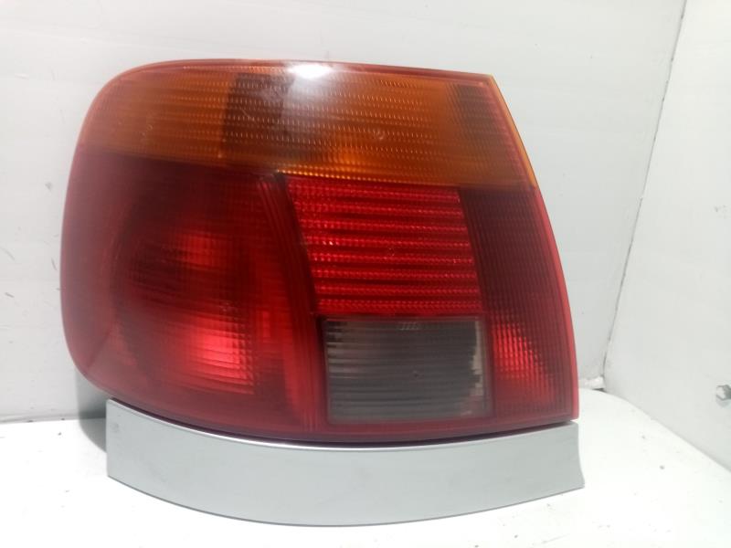 Feu arriere principal gauche (feux) AUDI A4 B5 (8D2) 1.9 TDI Diesel - 1