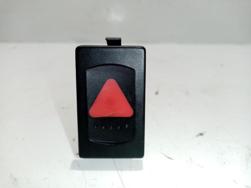 Bouton de warning VOLKSWAGEN PASSAT B5.5 Variant (3B6) 1.9 TDI Diesel - 1