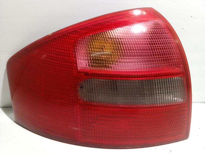 Feu arriere principal gauche (feux) AUDI A6 BERLINA (4B2) 1.8 T Essence - 1