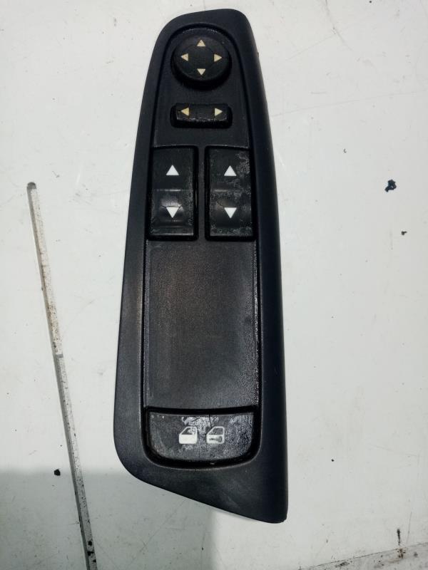 Interruttore lavacristalli anteriore sinistro FIAT STILO (192) 1.9 JTD CAT Diésel - 1