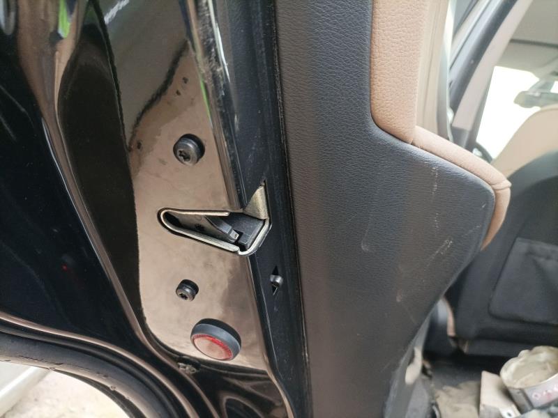 Serrure arriere gauche BMW X5 (E70) 3.0 d Diesel - 1