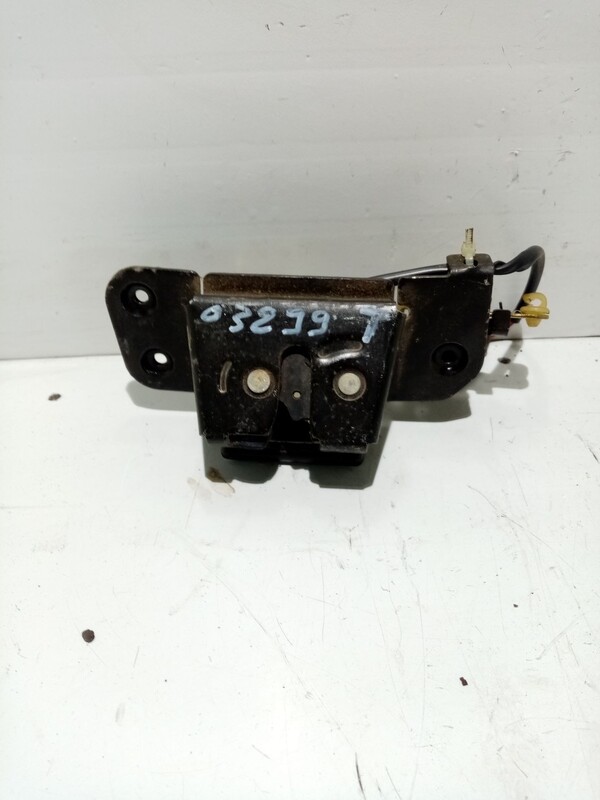 Serrure de coffre CHEVROLET LACETTI * Essence - 1