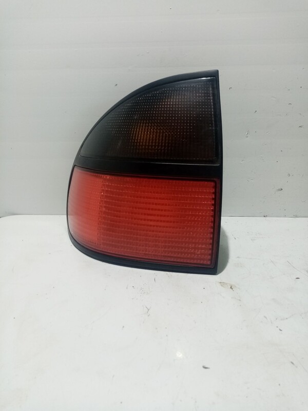 Fanale posteriore principale sinistro (luci) RENAULT LAGUNA I (B56_, 556_) 1.8 16V Gasolina - 1
