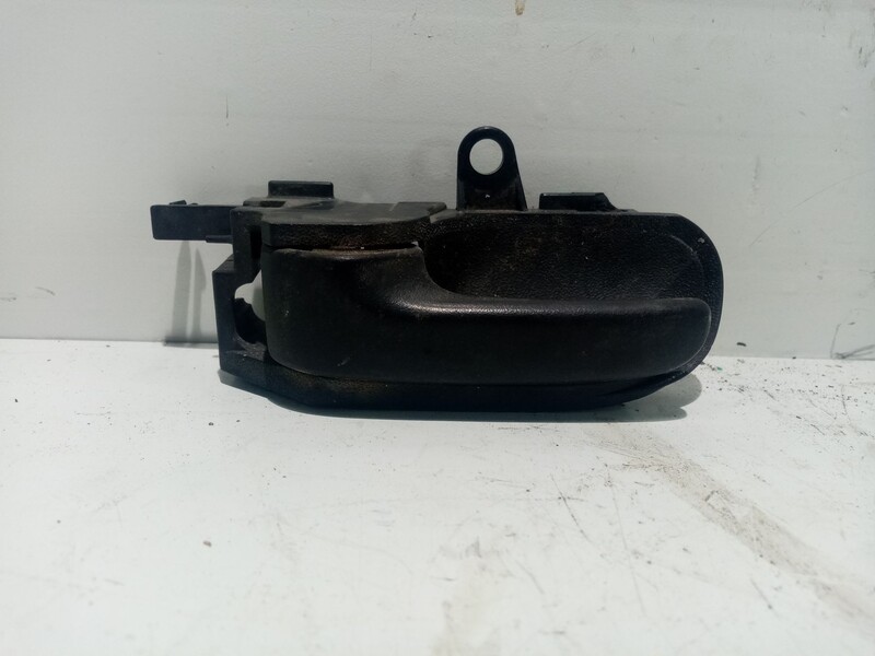 Maniglia interna posteriore sinistra TOYOTA YARIS (NCP1/NLP1/SCP1) 1.0 CAT Gasolina - 1