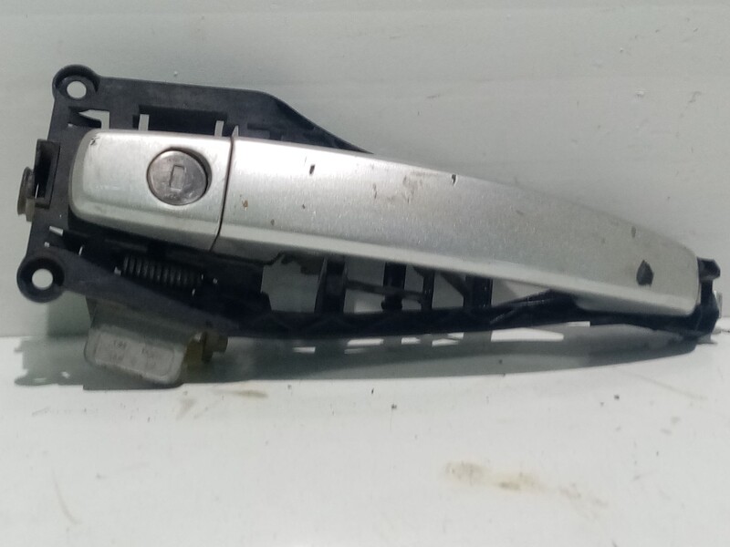 Poignee porte avant gauche OPEL CORSA D * Essence - 1