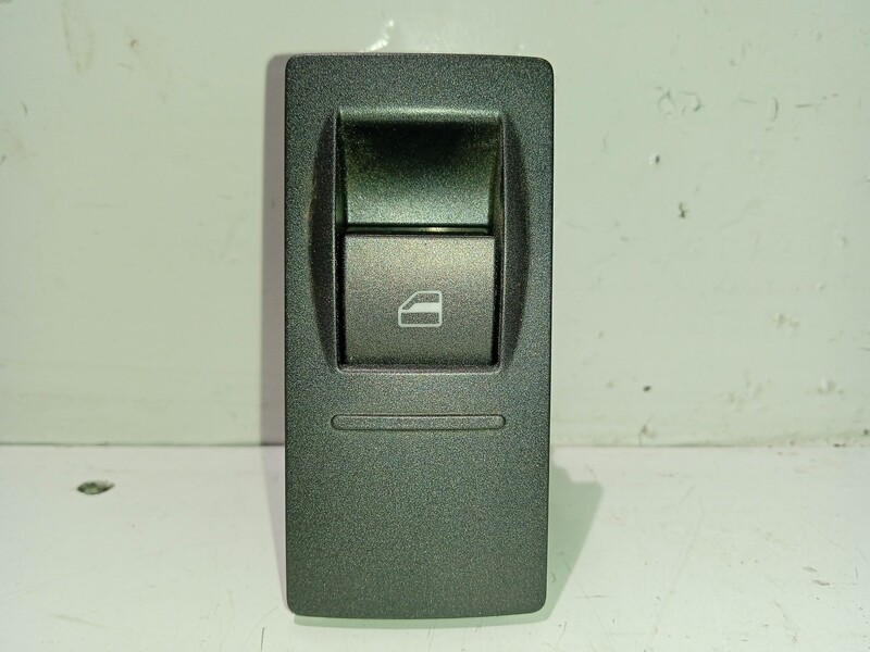 Interruttore lavacristalli anteriore destro VOLKSWAGEN PHAETON (3D1, 3D2, 3D3, 3D4, 3D6, 3D7, 3D8, 3D9) 3 Diésel - 1