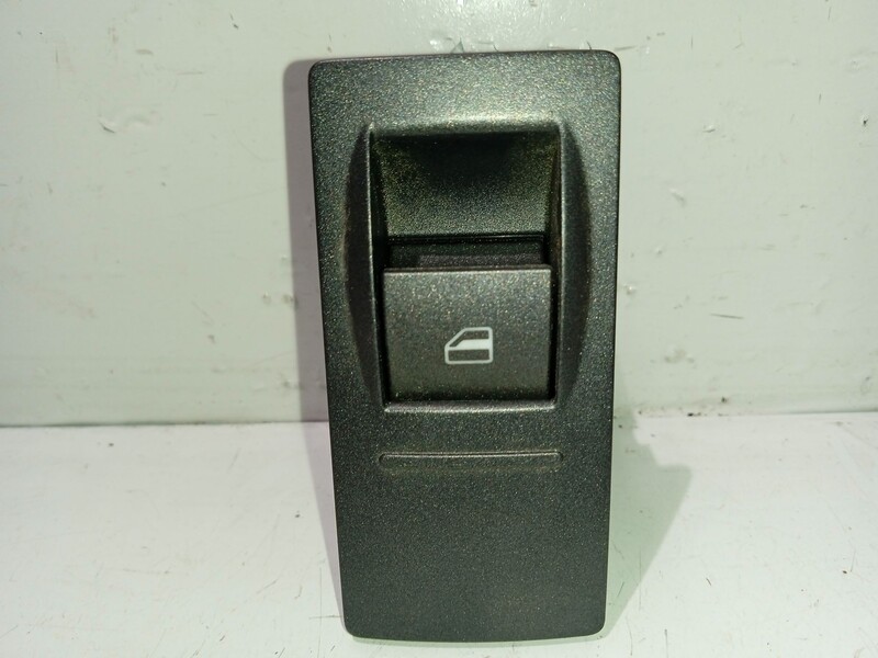 Interruttore lavacristalli anteriore destro VOLKSWAGEN PHAETON (3D1, 3D2, 3D3, 3D4, 3D6, 3D7, 3D8, 3D9) 3 Diésel - 1