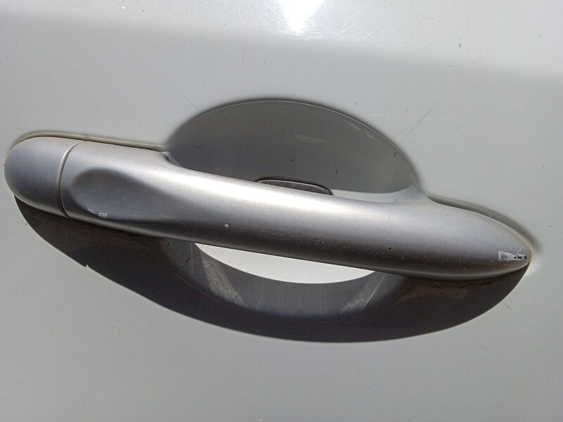 Maniglia portiera posteriore destra RENAULT MEGANE III Grandtour (KZ0/1) 2.0 TCe Gasolina - 1