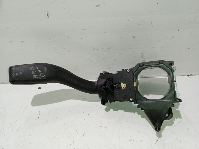 Commodo phare SEAT EXEO ST (3R5) 2.0 TDI Diesel - 1