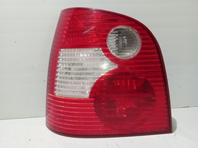 Fanale posteriore principale sinistro (luci) VOLKSWAGEN POLO IV (9N_, 9A_) 1.4 16V Gasolina - 1