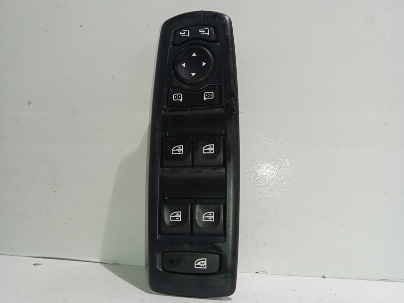 Interrupteur de leve vitre avant gauche RENAULT MEGANE III Grandtour (KZ0/1) 2.0 TCe Essence - 1
