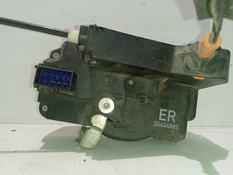 Serrure avant droit OPEL CORSA C * Essence - 1