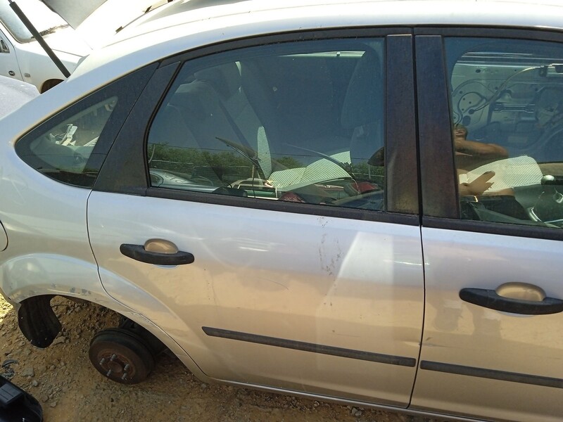 Puerta trasera derecha FORD FOCUS II (DA_, HCP, DP) 1.6 Gasolina - 1