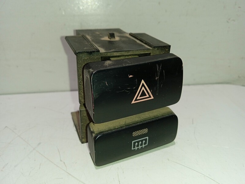 Bouton de warning TOYOTA COROLLA (_E12_) 2.0 D-4D Diesel - 1