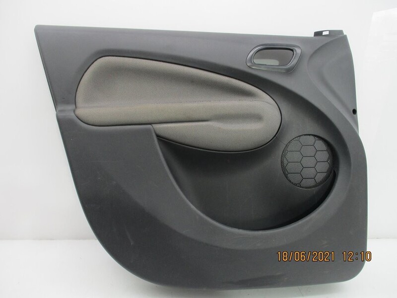 Panel de puerta delantera derecha CITROËN C3 PICASSO 1.6 HDi FAP Diésel - 1