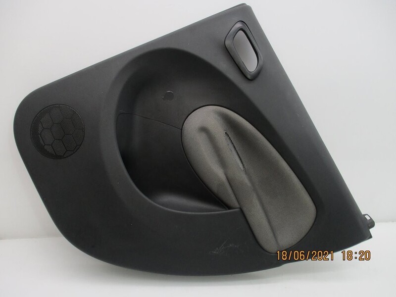 Panel de puerta trasera izquierda CITROËN C3 PICASSO 1.6 HDi FAP Diésel - 1