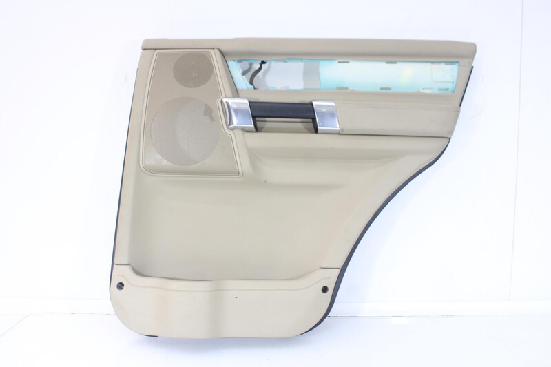 Panel de puerta trasera derecha LAND ROVER DISCOVERY IV (L319) 3.0 SDV6 4x4 Diésel - 1