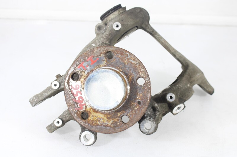 Fusee arriere gauche AUDI A4 B8 Avant (8K5) 2.0 TDI Diesel - 1