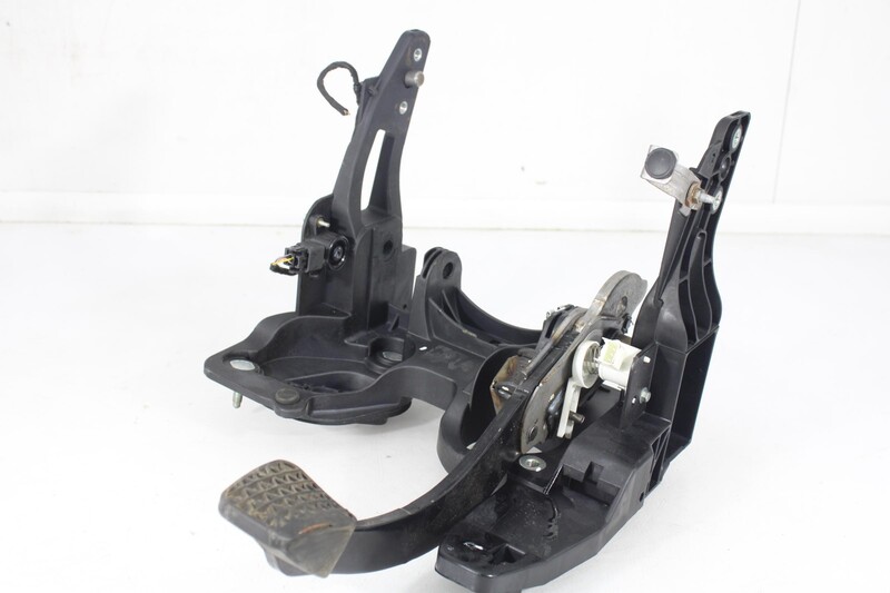 Pedale de frein OPEL ASTRA J LIM. Selective Essence - 1