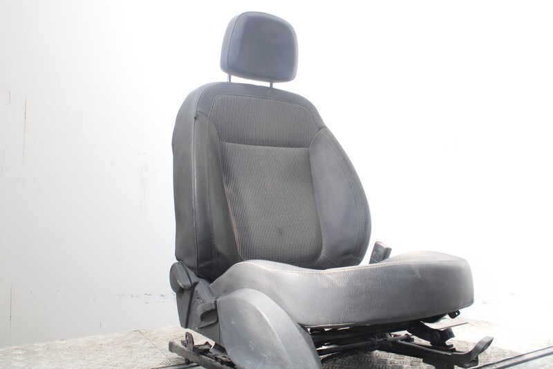 Siege avant droit OPEL ASTRA J LIM. Selective Essence - 1