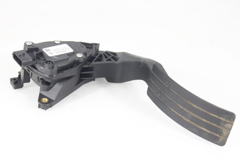Pedale acceleratore RENAULT CLIO IV (BH_) 1.2 16V Gasolina - 1