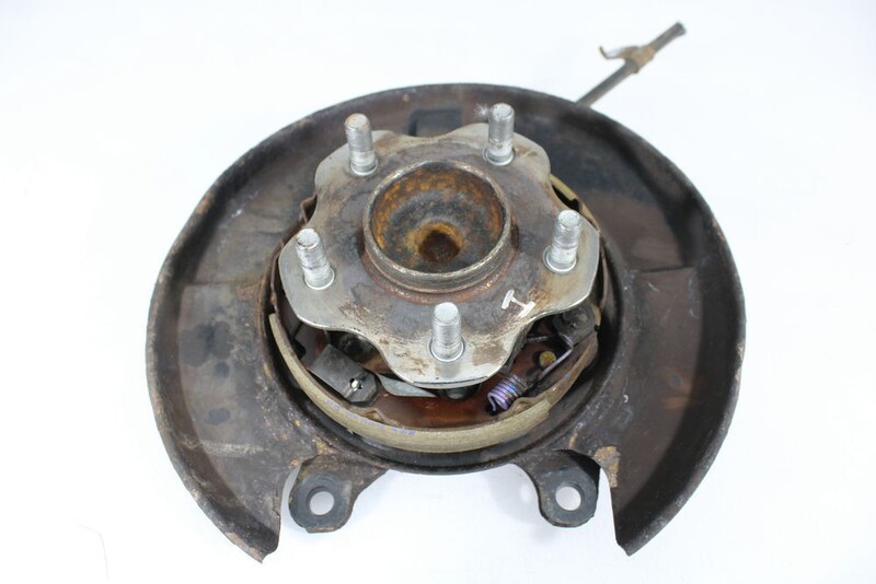 Fusee arriere gauche NISSAN QASHQAI I (J10, NJ10) 2.0 dCi Diesel - 1