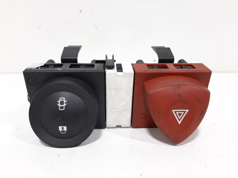 Bouton de warning RENAULT MEGANE II BERLINA 3P Authentique Essence - 1
