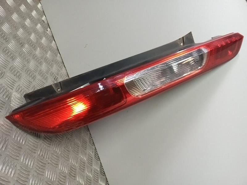 Fanale posteriore principale destro (luci) FORD FOCUS BERLINA (CAP) Ambiente Diésel - 1