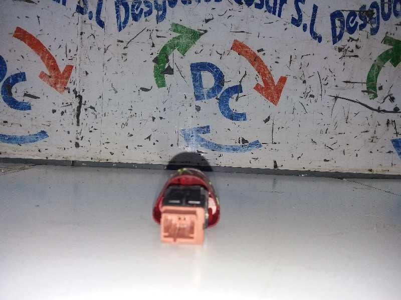 Bouton de warning CITROËN C3 HDi 70 Collection Diesel - 1