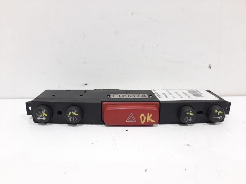 Bouton de warning ALFA ROMEO GT (125) 2.0 JTS 16V Selesp Distinctive Essence - 1