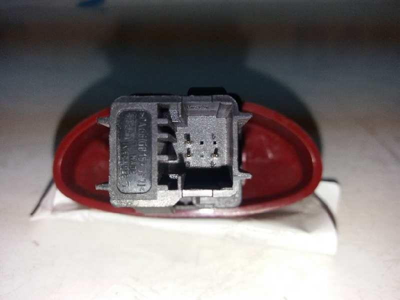 Bouton de warning PEUGEOT 206 SW X-LINE Diesel - 1