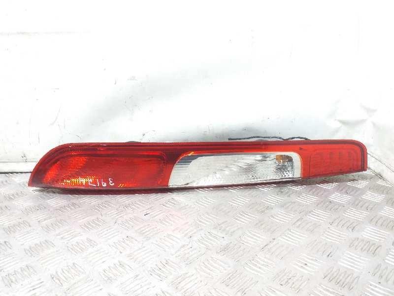 Feu arriere principal gauche (feux) FORD FOCUS BERLINA (CAP) Ghia Diesel - 1