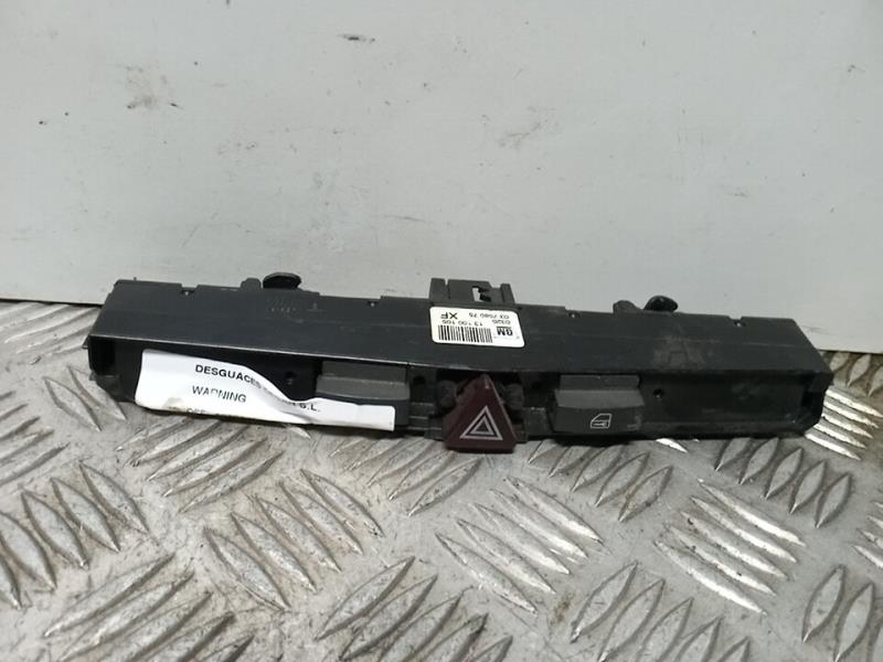 Bouton de warning OPEL ASTRA H BERLINA Cosmo Diesel - 1