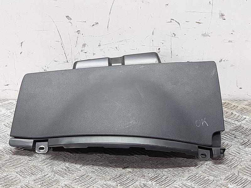 Boite a gants CITROËN BERLINGO XTR 1,6 HDi 92 Diesel - 1