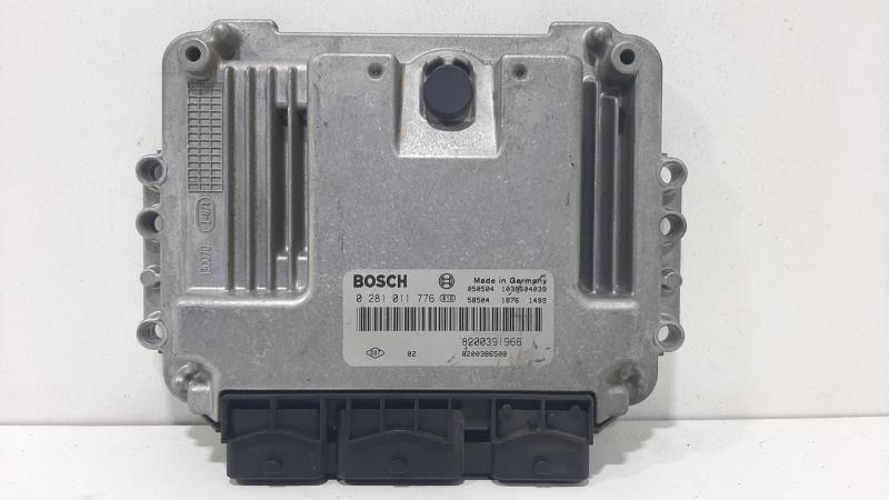 Calculateur moteur RENAULT SCENIC II Confort Authentique Diesel - 1