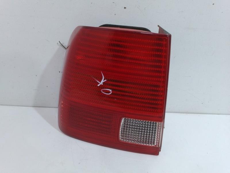 Fanale posteriore principale sinistro (luci) VOLKSWAGEN PASSAT BERLINA (3B2) Comfortline Diésel - 1