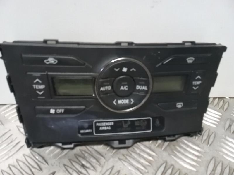 Commande chauffage TOYOTA AURIS Live Essence - 1