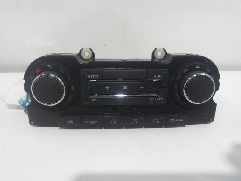 Commande chauffage SKODA OCTAVIA BERLINA (1Z3) Executive Diesel - 1