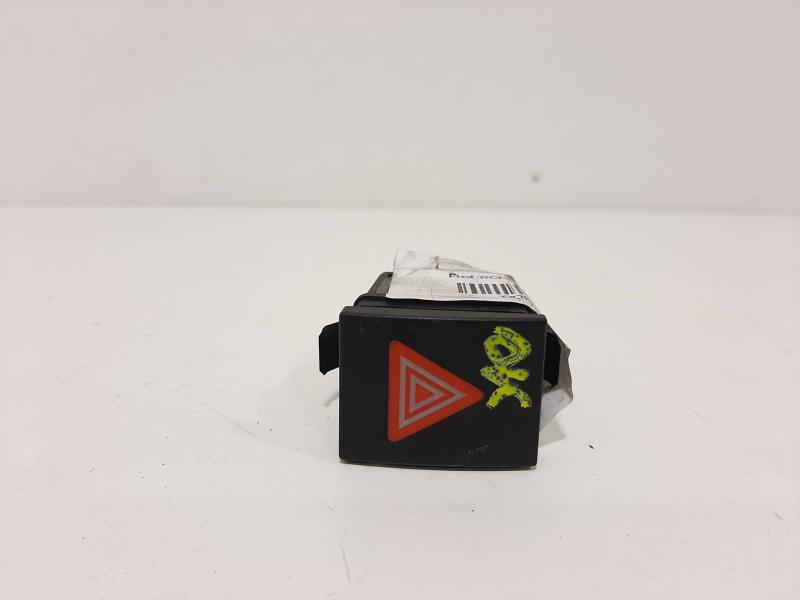 Bouton de warning VOLKSWAGEN POLO (9N3) Advance Diesel - 1