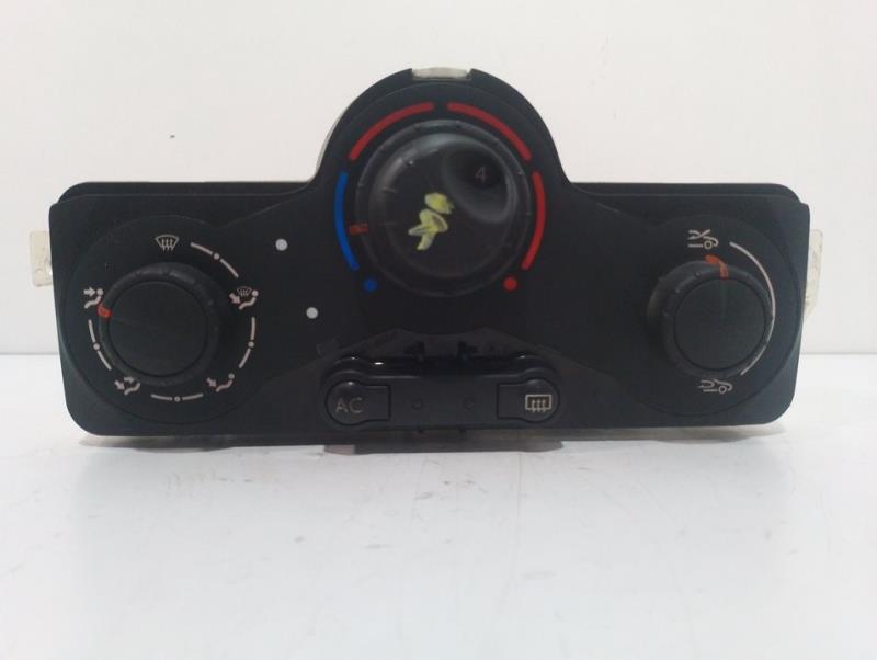 Commande chauffage RENAULT CLIO III Confort Dynamique Diesel - 1