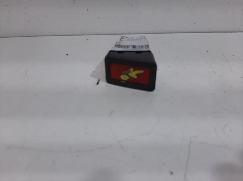 Bouton de warning NISSAN ALMERA (N16/E) Line up Essence - 1