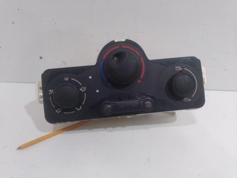 Commande chauffage RENAULT CLIO III Authentique Diesel - 1