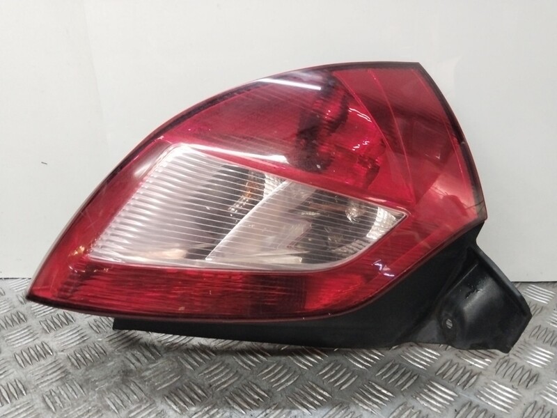 Feu arriere principal gauche (feux) RENAULT MEGANE II (BM0/1_, CM0/1_) 1.5 dCi Diesel - 1